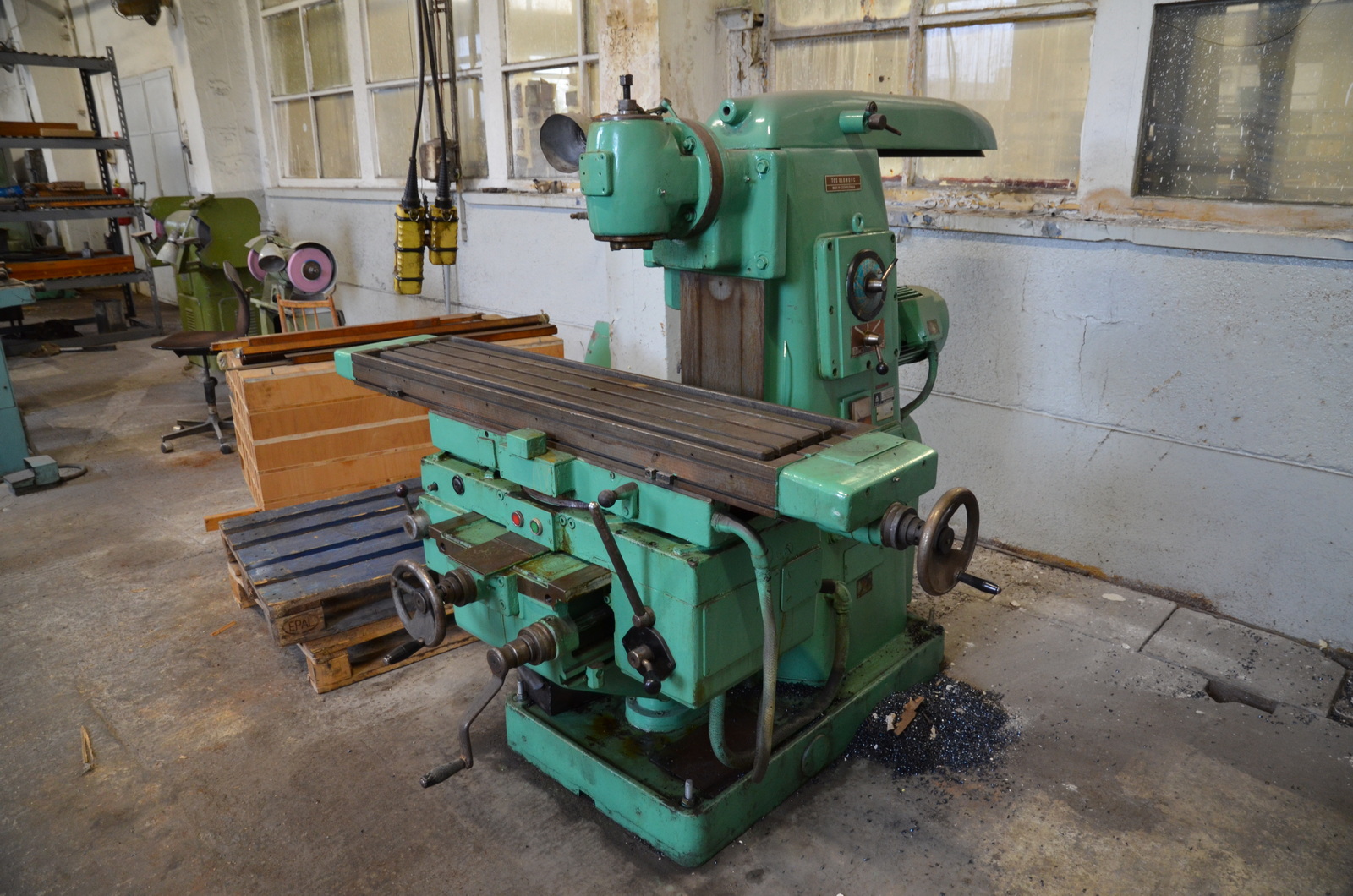 Konzolová frézka FA3A – pohľad 1